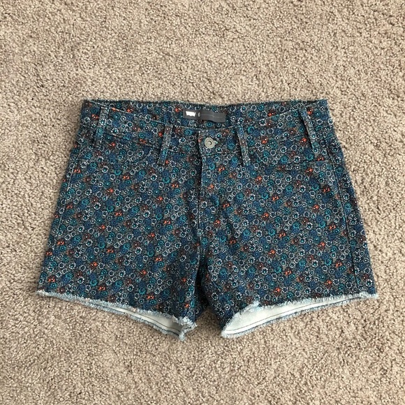 Levi’s Multicolored Mini Daisy Print Shorts - Picture 1 of 10